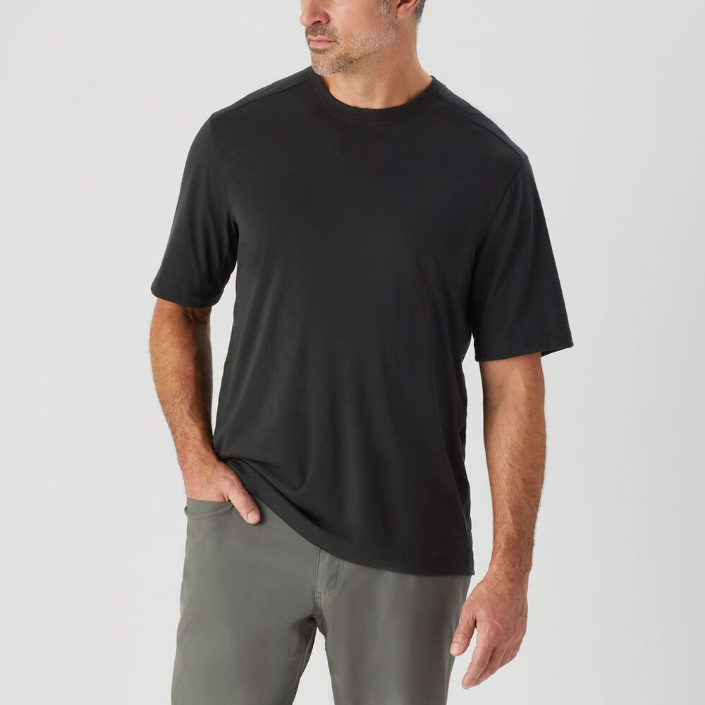 Men's Dry on the Fly Untucked Relaxed Fit Short Sleeve Crew Main Image