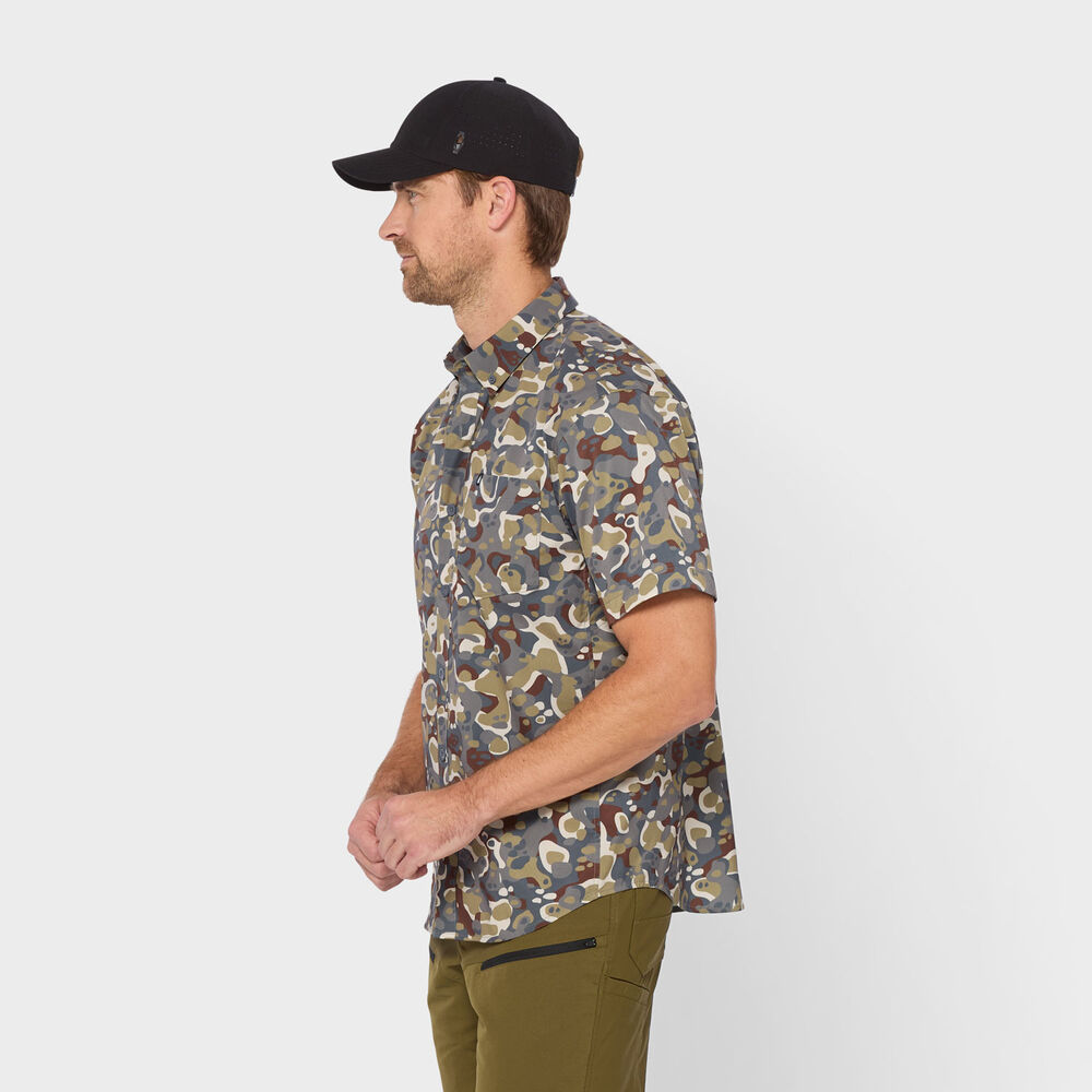 Men's AKHG Ventech Relaxed Fit Short Sleeve Shirt Main Image