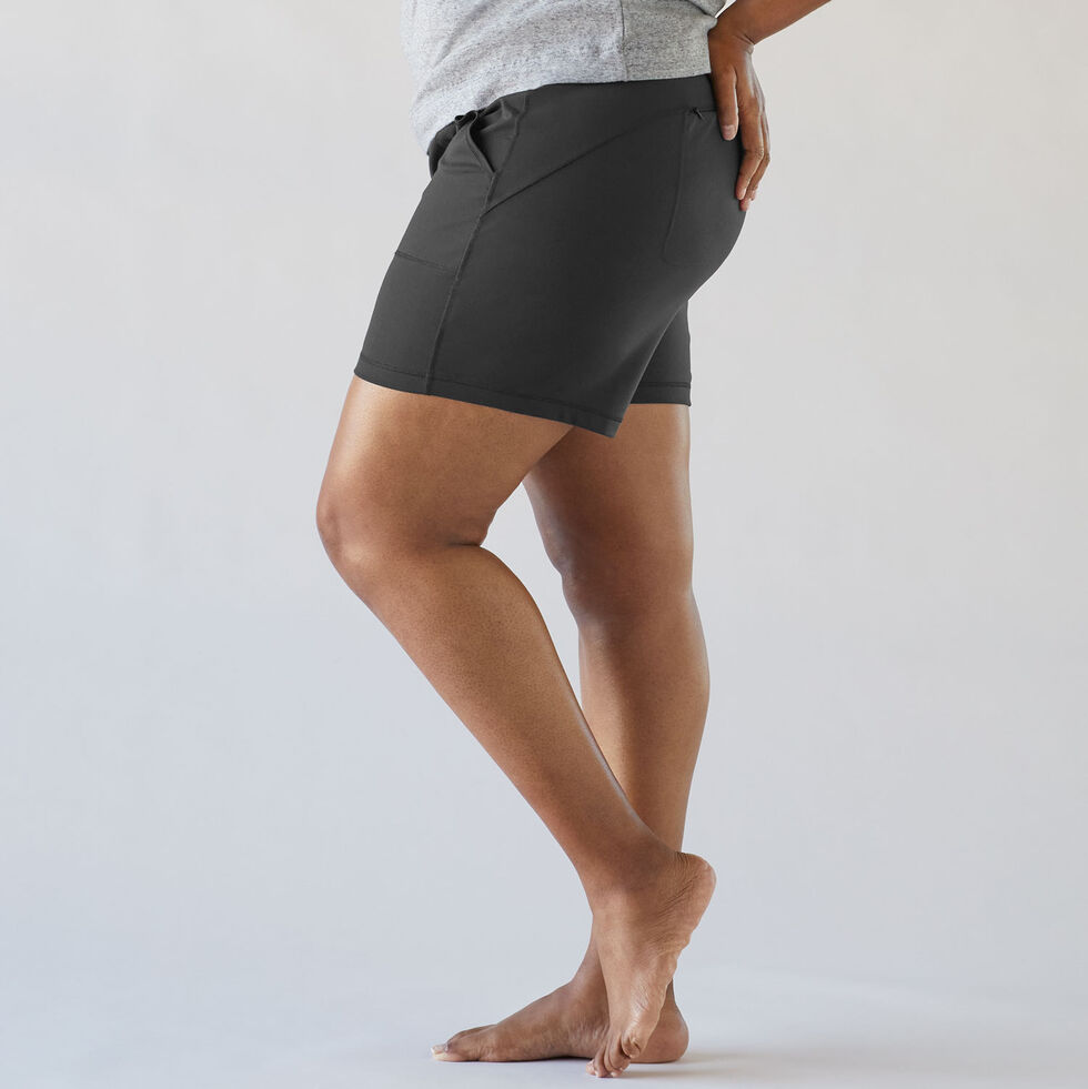 EXTRA STRETCH ACTIVE SHORTS (7)