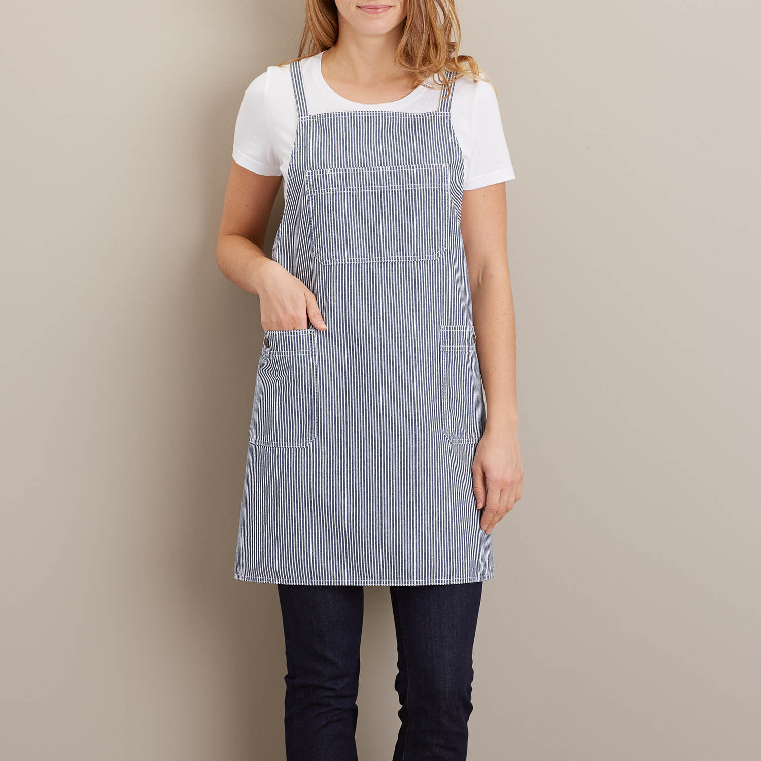 Women's Railroad Stripe Painter Apron | Duluth Trading Company