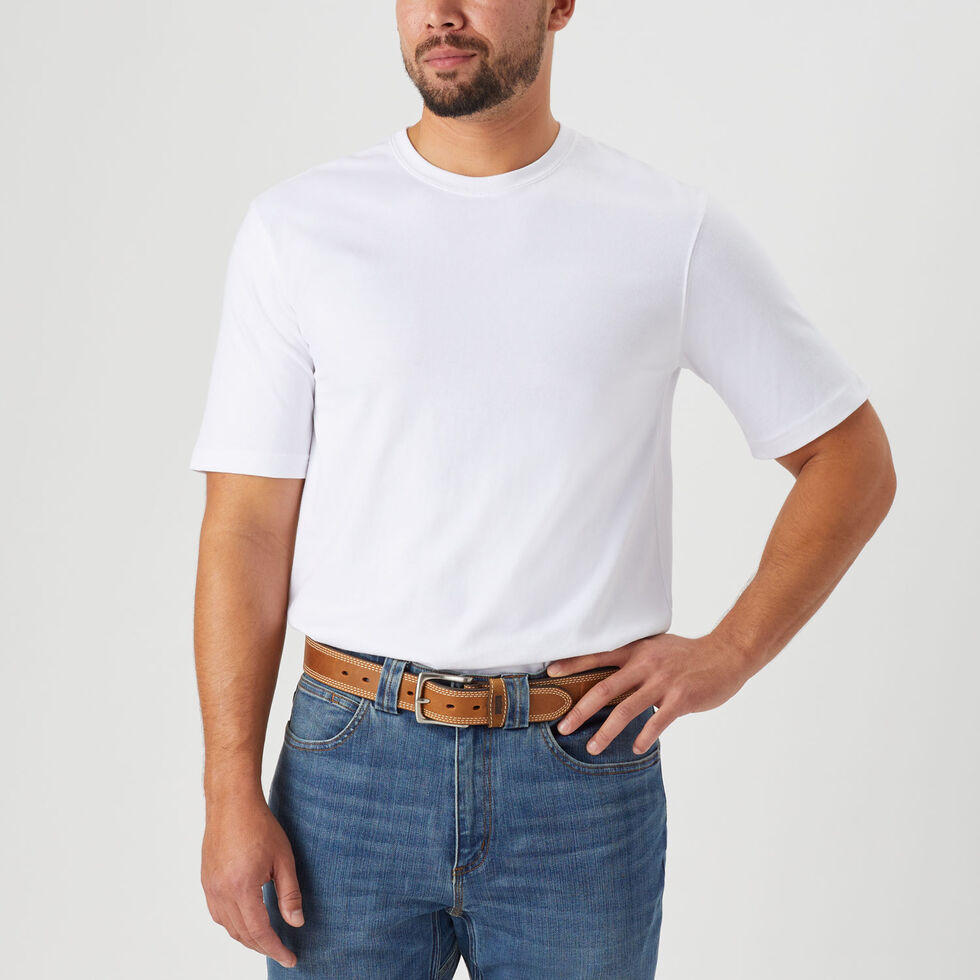 Slim Fit vs. Regular Fit T-Shirts
