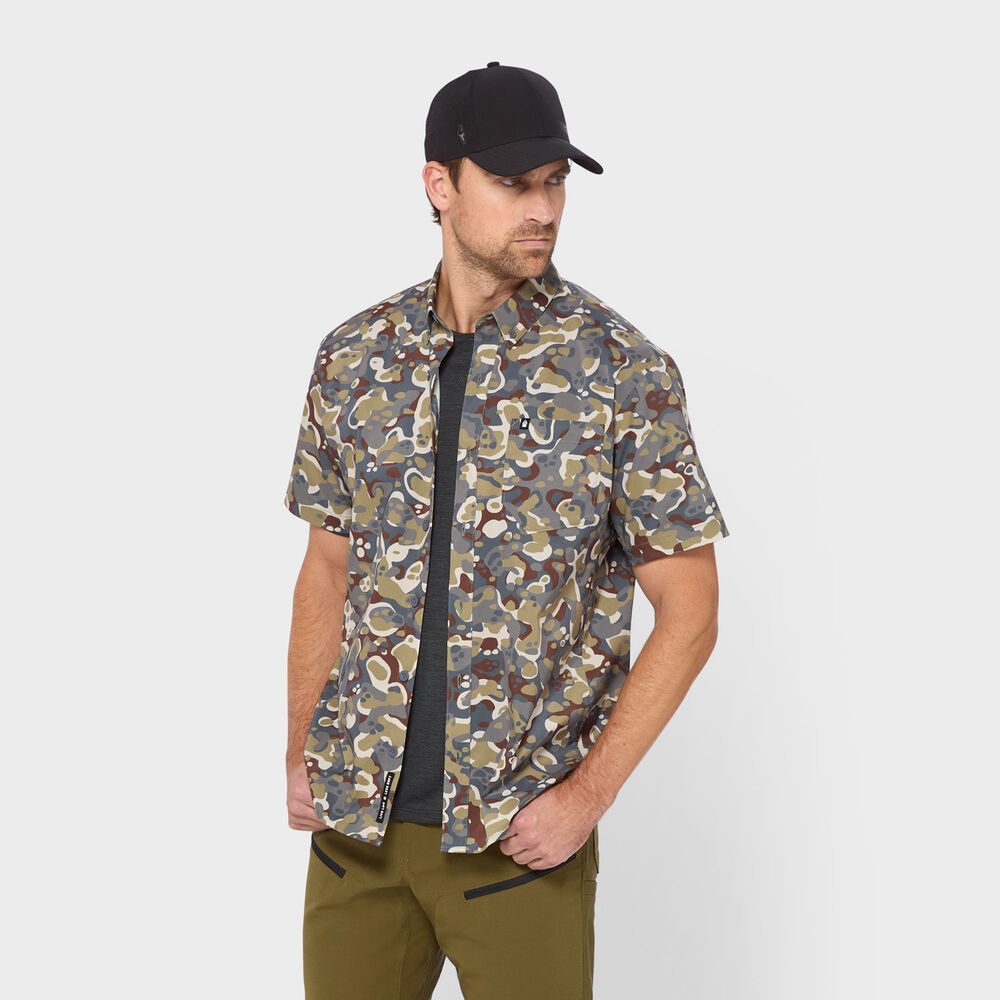 Men's AKHG Ventech Relaxed Fit Short Sleeve Shirt Main Image