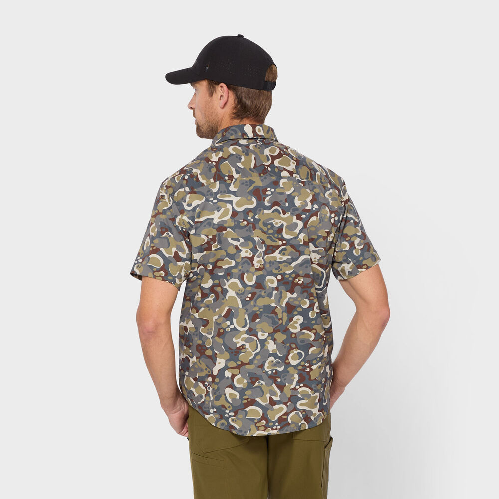 Men's AKHG Ventech Relaxed Fit Short Sleeve Shirt Main Image