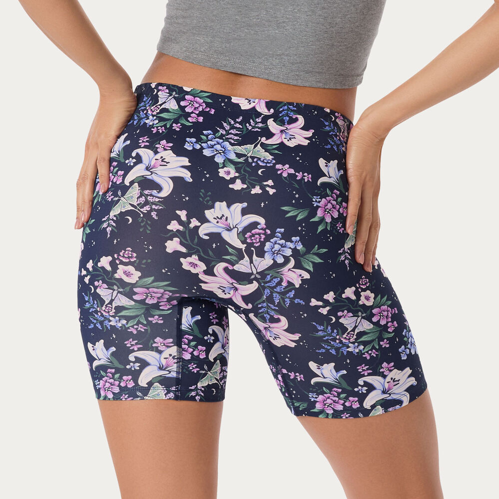 Women's Armachillo Cooling Anti-Chafe Shorts Main Image
