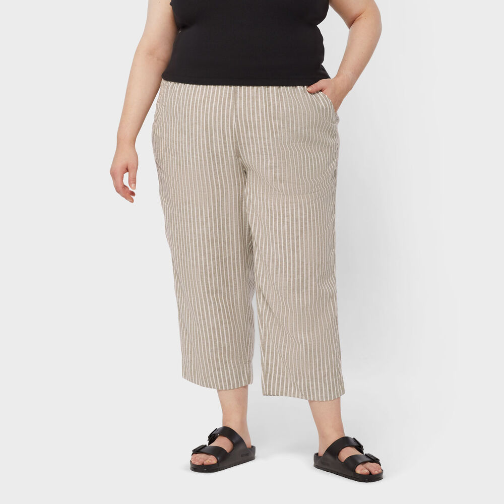 Women's Plus Overeasy Lightweight Hemp Capris Main Image