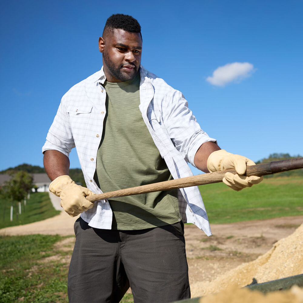 Men's Utility Standard Fit Long Sleeve Shirt Main Image