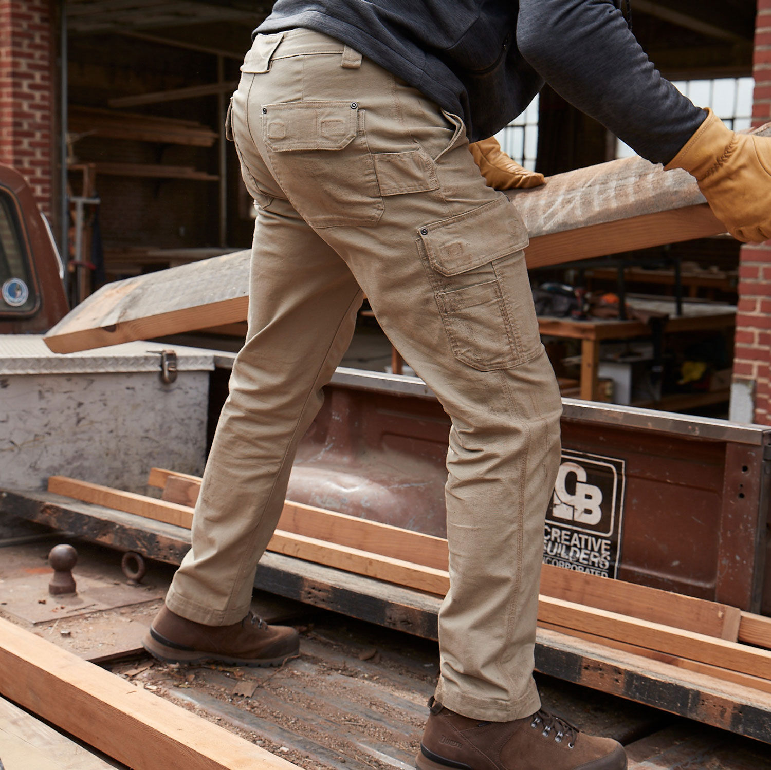 mens work pants with lots of pockets